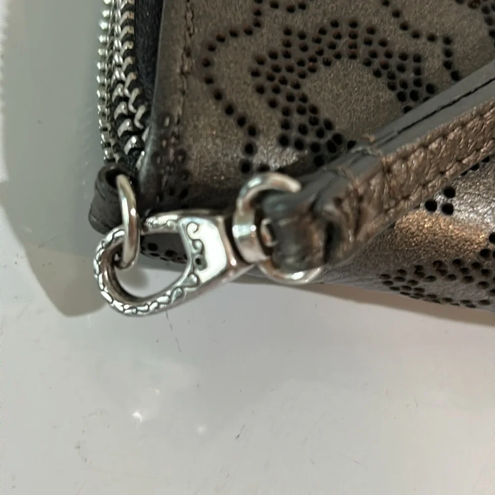 Brighton Octavia Perf Double Zip Tech Wallet Wristlet Pewter Leather Arabesque